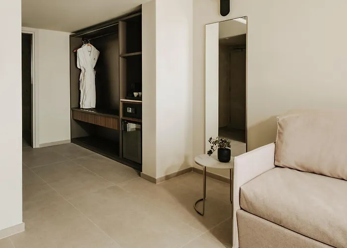 Regional By Neu Collective 4*