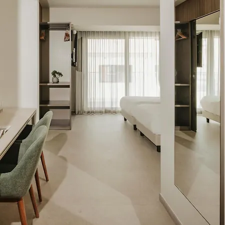 Regional By Neu Collective מלון 4*