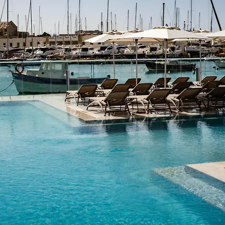 Regional By Neu Collective מלון 4*