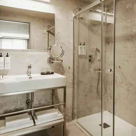 Regional By Neu Collective 4*