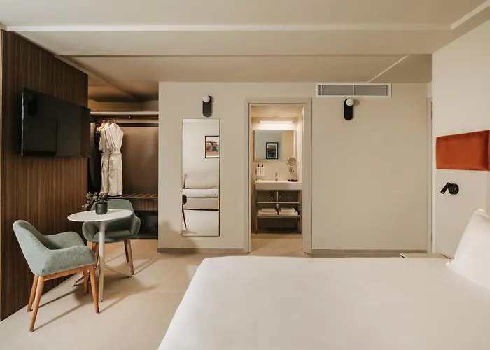 Regional By Neu Collective 4*