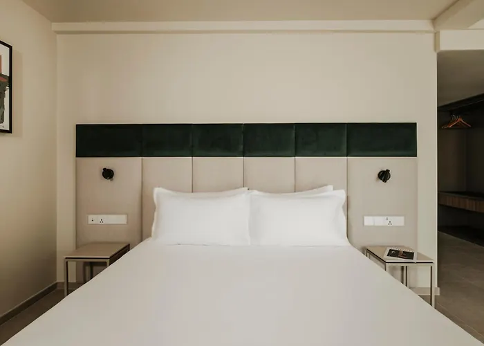 Regional By Neu Collective 4*