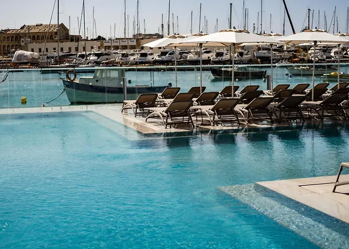 Regional By Neu Collective מלון 4*